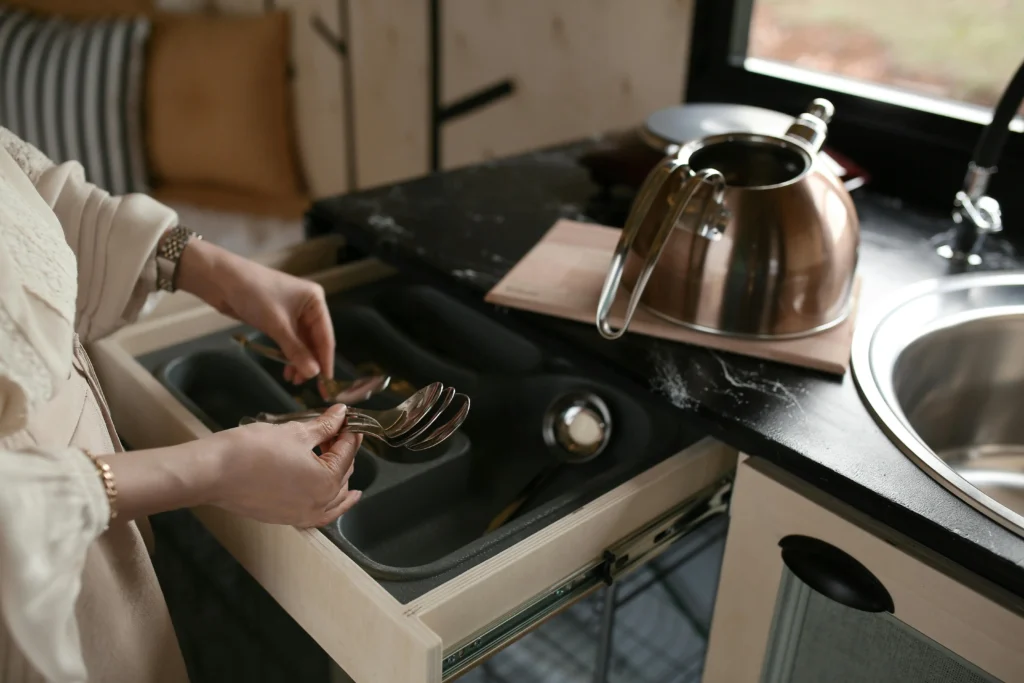 how to organize kitchen